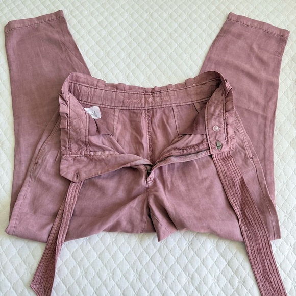 American Eagle Outfitters Dusty Rose Lyocell paper bag pants Size 6 Short - Picture 4 of 10